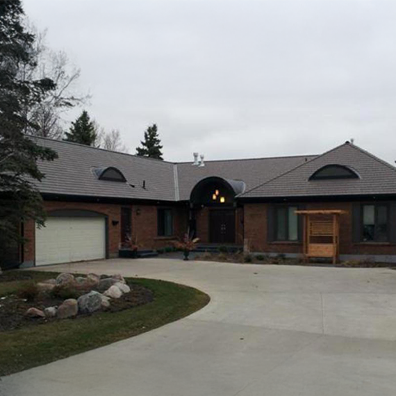 Residential roof conditions before roofing work